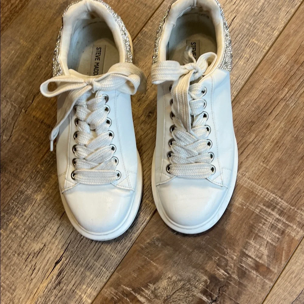 Steve Madden Gaines White Leather Sneaker With Bling Rhinestones Size 10